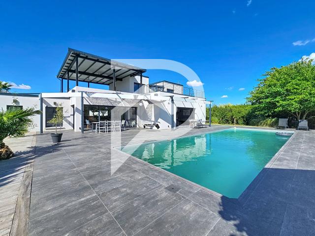 Maison 8 pièces 250 m²