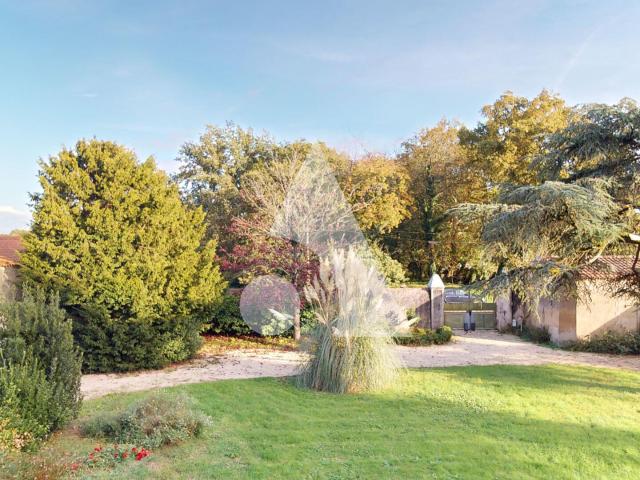 Maison 8 pièces 250 m²