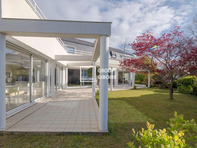 Maison 8 pièces 250 m²