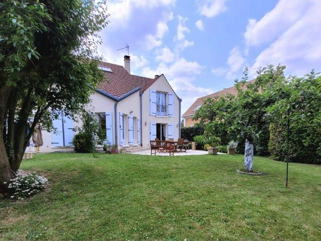 Maison 8 pièces 250 m²