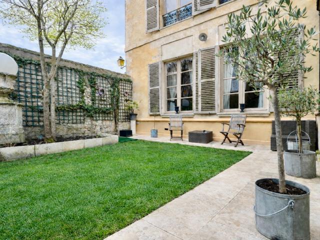 Maison 8 pièces 250 m²