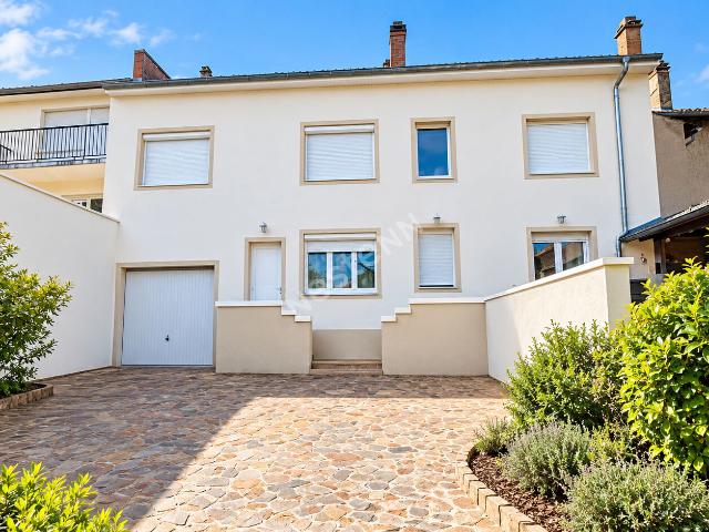 Maison 8 pièces 250 m²