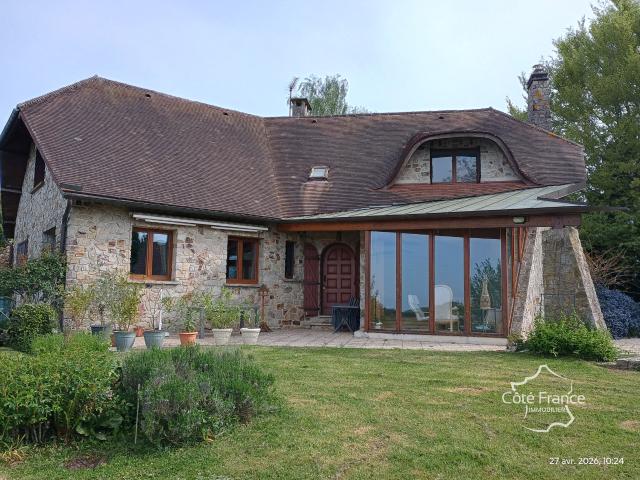 Maison 8 pièces 250 m²