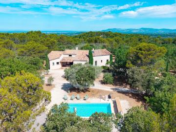 Maison 8 pièces 250 m²