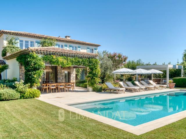 Maison 8 pièces 250 m²