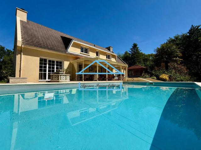 Maison 8 pièces 250 m²