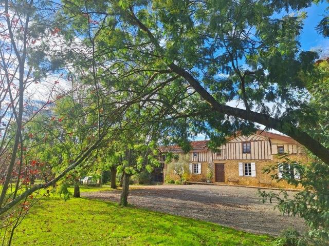 Maison 8 pièces 250 m²