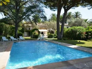 Maison 8 pièces 250 m²