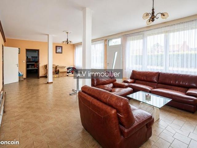 Maison 8 pièces 250 m²