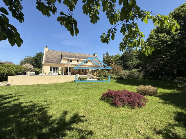 Maison 8 pièces 250 m²
