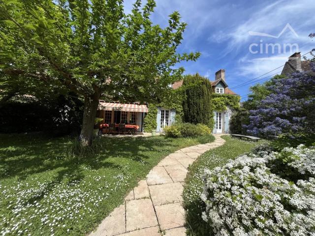 Maison 8 pièces 250 m²