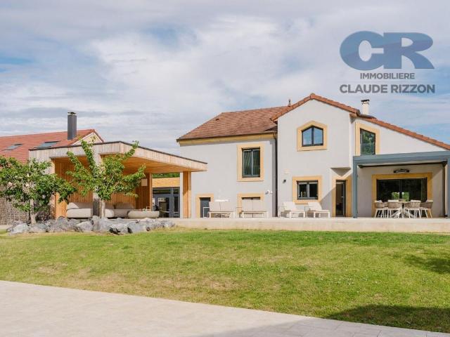 Maison 8 pièces 250 m²