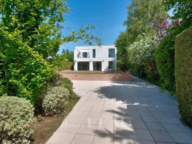 Maison 8 pièces 250 m²