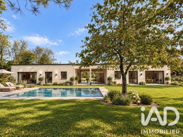 Maison 8 pièces 250 m²