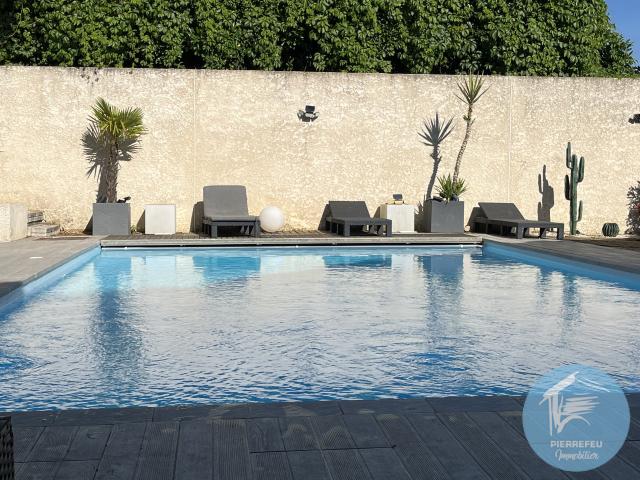 Maison 8 pièces 250 m²
