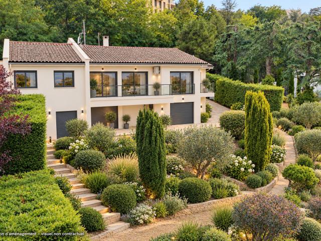 Maison 8 pièces 250 m²