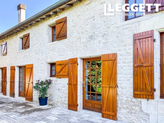 Maison 8 pièces 250 m²