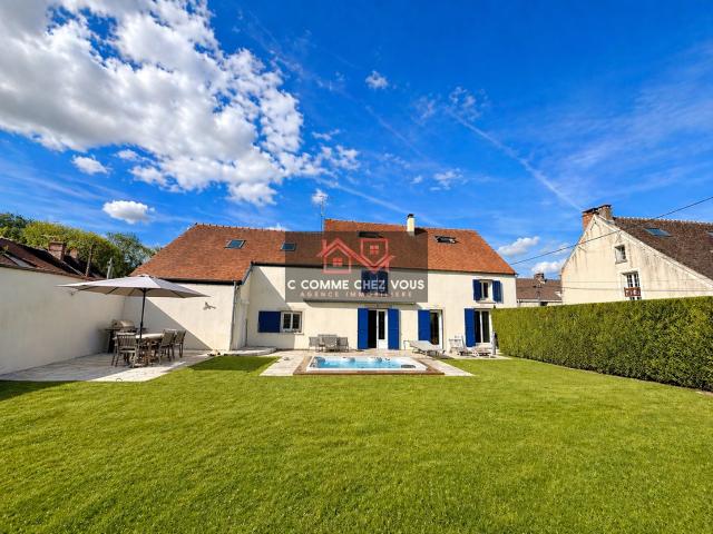 Maison 8 pièces 250 m²