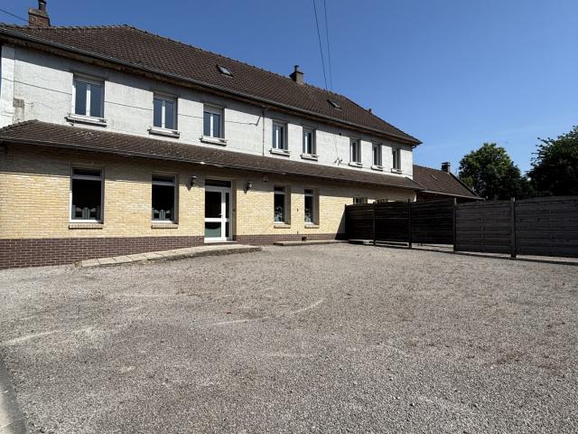 Maison 8 pièces 251 m²