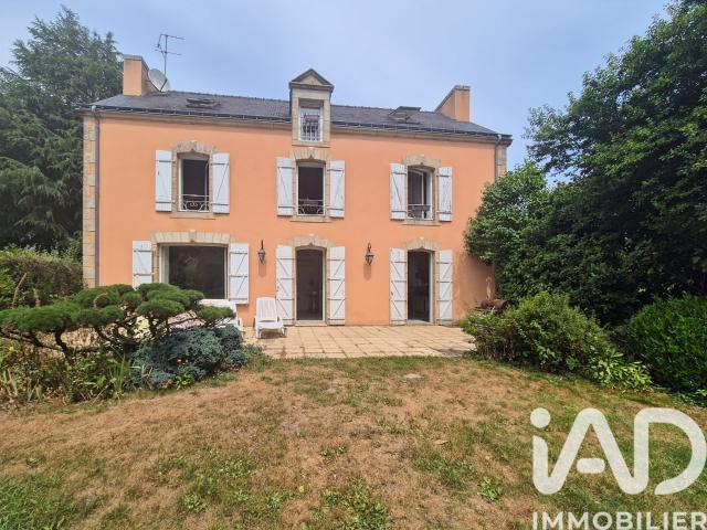 Maison 8 pièces 251 m²
