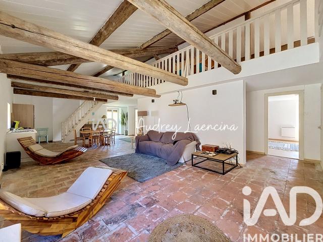Maison 8 pièces 251 m²