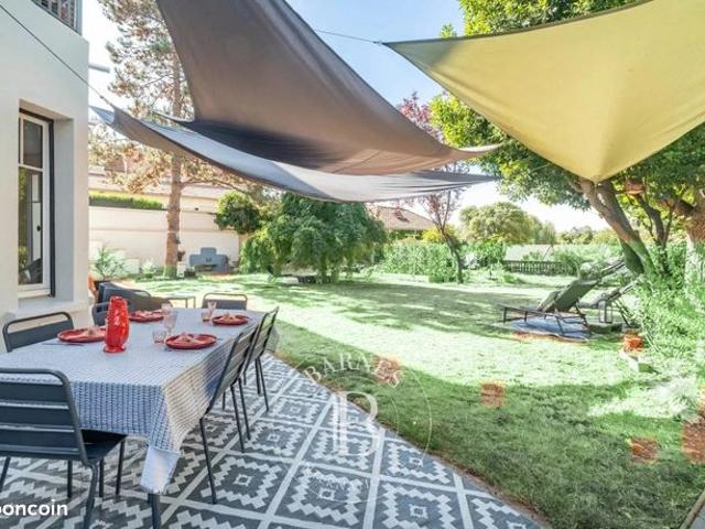 Maison 8 pièces 252 m²