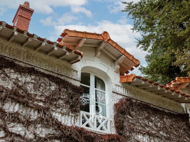 Maison 8 pièces 252 m²
