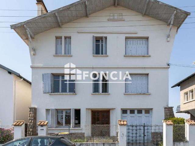 Maison 8 pièces 252 m²