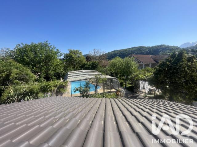 Maison 8 pièces 252 m²