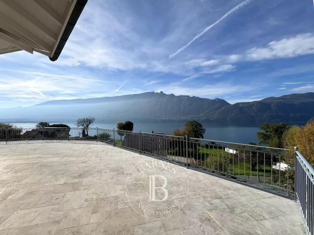 Maison 8 pièces 253 m²