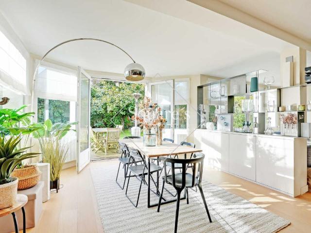 Maison 8 pièces 253 m²