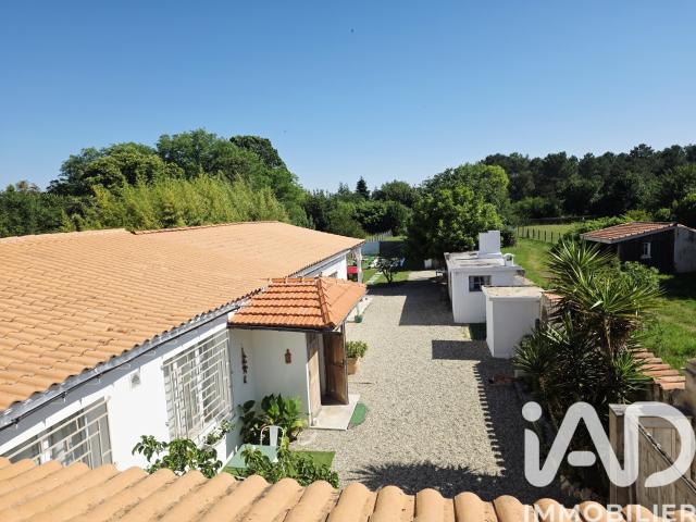 Maison 8 pièces 253 m²