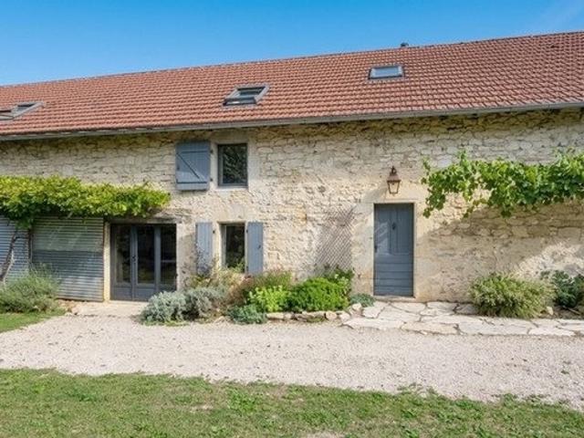 Maison 8 pièces 253 m²