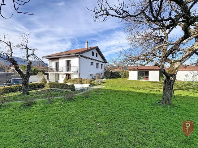 Maison 8 pièces 264 m²