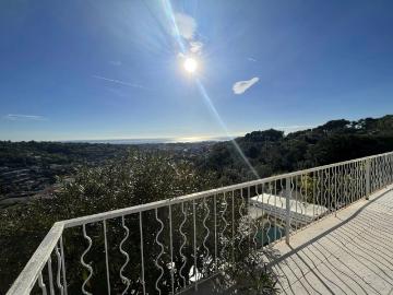 Maison 8 pièces 264 m²