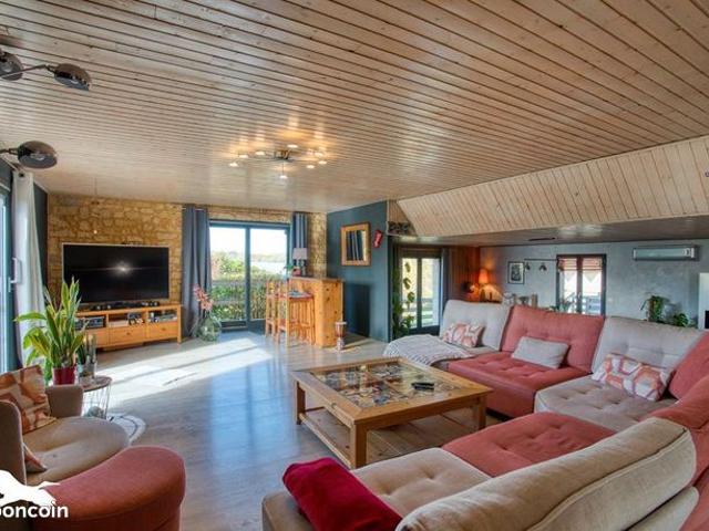 Maison 8 pièces 264 m²