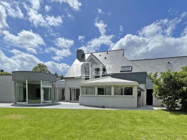 Maison 8 pièces 264 m²