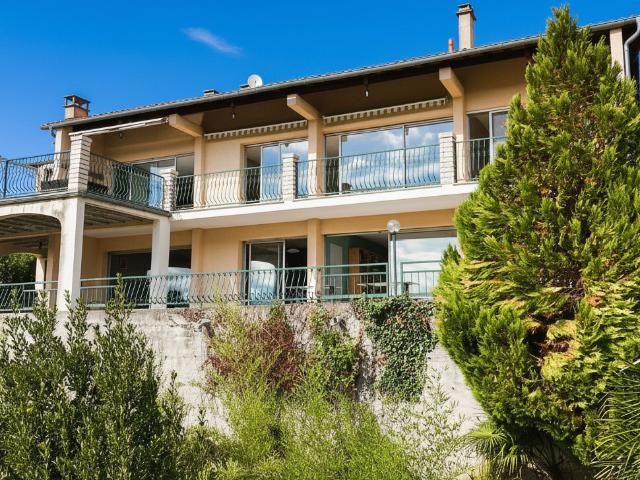 Maison 8 pièces 264 m²