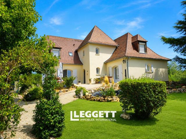 Maison 8 pièces 265 m²