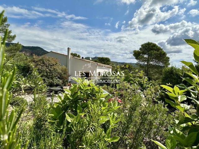 Maison 8 pièces 265 m²