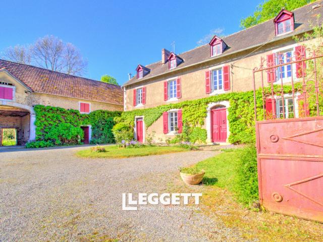 Maison 8 pièces 265 m²