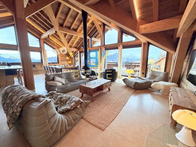 Maison 8 pièces 265 m²