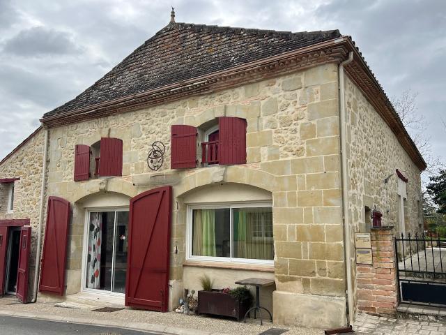 Maison 8 pièces 265 m²