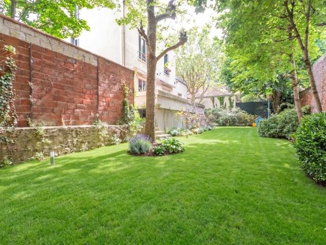 Maison 8 pièces 265 m²