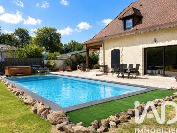 Maison 8 pièces 265 m²