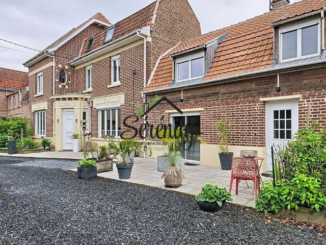 Maison 8 pièces 265 m²