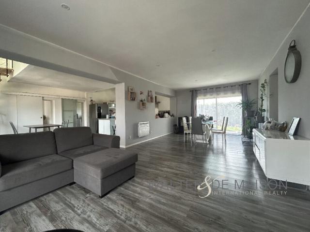 Maison 8 pièces 265 m²