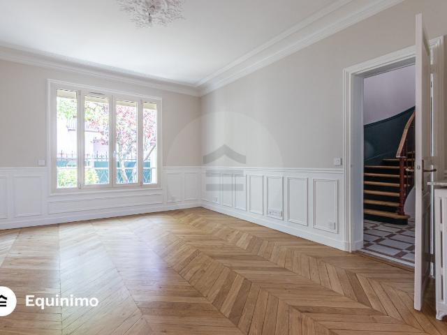 Maison 8 pièces 265 m²