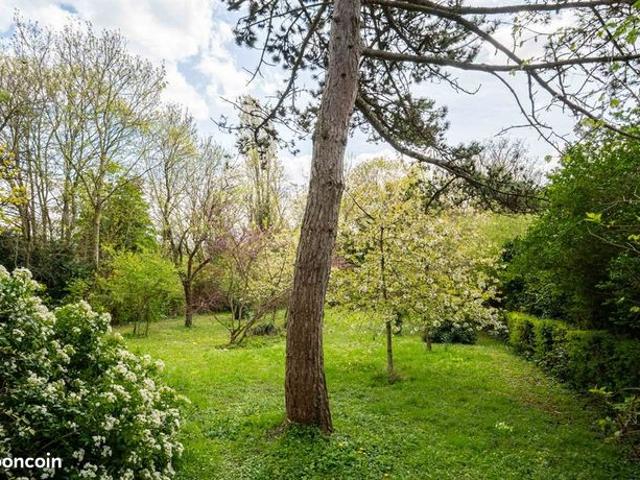 Maison 8 pièces 266 m²