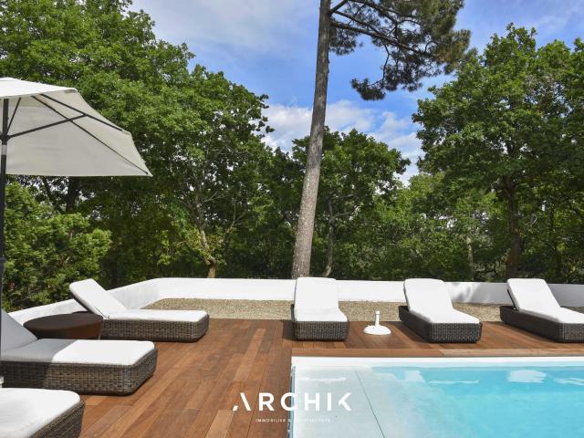 Maison 8 pièces 266 m²